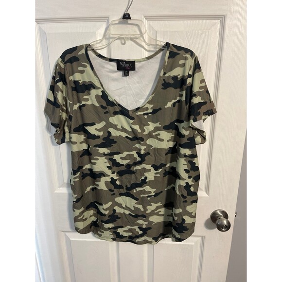 Mia Terra Short Sleeve Camouflage Shirt Size 2X - Picture 1 of 4